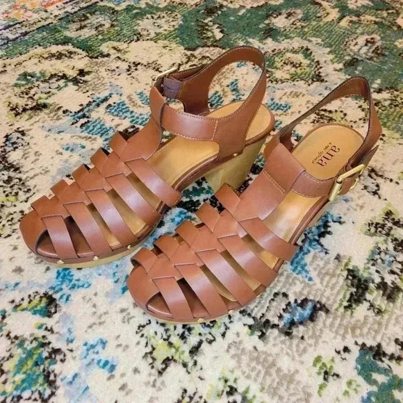 NWT A.n.a‎ Brown Strappy Closed Toe Block Heal Sandals, Size 11M - Picture 2 of 8